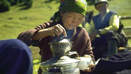 Kirgisin beim TeeZeremonie